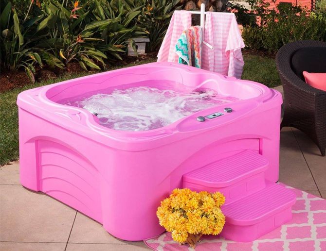 plug-n-play-pink-hot-tubs-support-breast-cancer-awareness_3-1